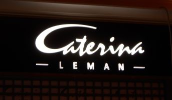 24.12.2013 - На Французском бульваре появилась Caterina Leman