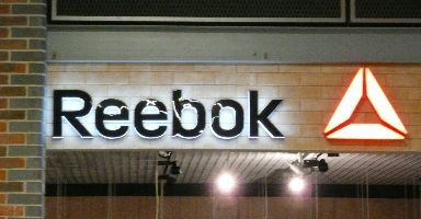 31.10.2013 - Закончено оформление магазина "Reebok" в ТРК "Лондон Молл".