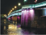 Освещение опор моста светодиодными линейками